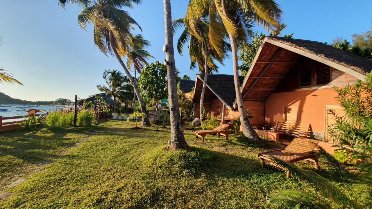 Bed and Breakfast Le Transat Амбатолоака Екстер'єр фото